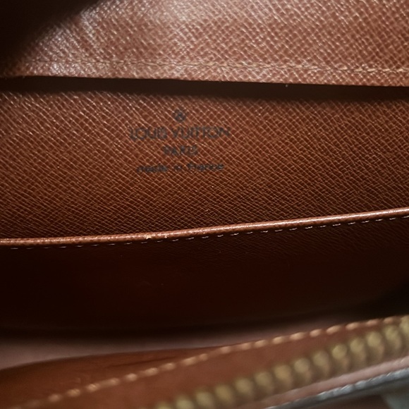 Vintage Louis Vuitton zippered wristlet clutch - Picture 14 of 16